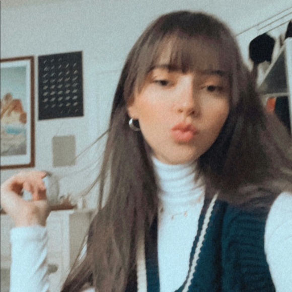 Meet your Posher, Sabrina - Picture 1 of 2